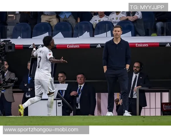 弗里克确认坎塞洛能出战桑坦德竞技强调哈维阿隆索离任与自己无关